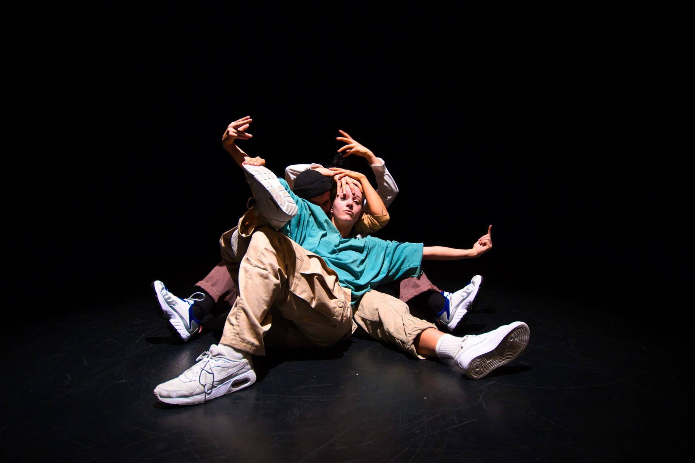 B-Girl tanzende auf der Bühne bei Gleis21 B-Girl Battle.